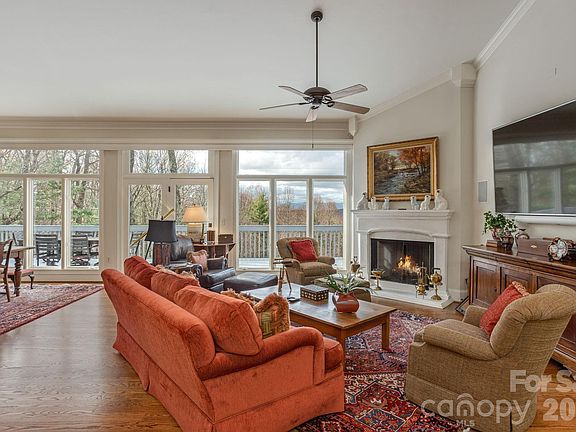 5th image of 135 Poplar Loop Dr