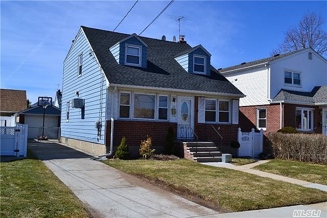 1st image of 113 Sheridan Blvd