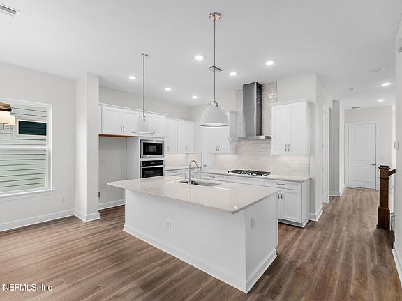 4th image of 466 SIENNA PALM Drive