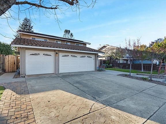 2nd image of 535 Encino Dr