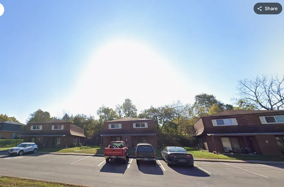 Building Photo - 149C Briarwood Dr #C