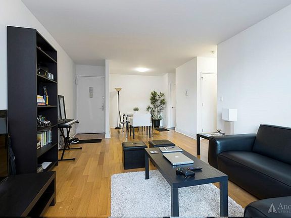 5th image of 211 E 46th St #22A