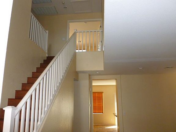 4th image of 925 Shady Charmer Ave