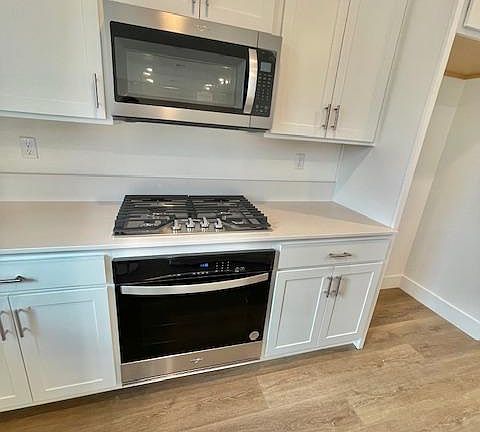 5th image of 15590 Hedges Dr