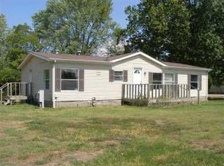 754 Della Rd, Columbus, IN 47203