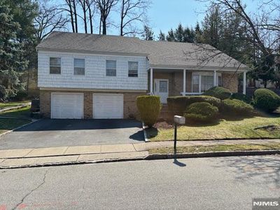 405 Pine Hill Rd, Leonia, NJ, 07605