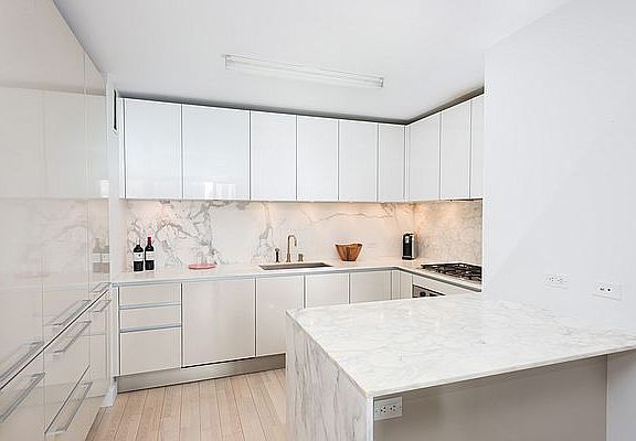3rd image of 322 W 57th St APT 51K1