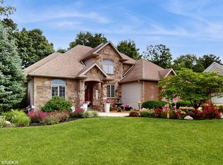 285 River Run Dr, Saint Joseph, MI 49085