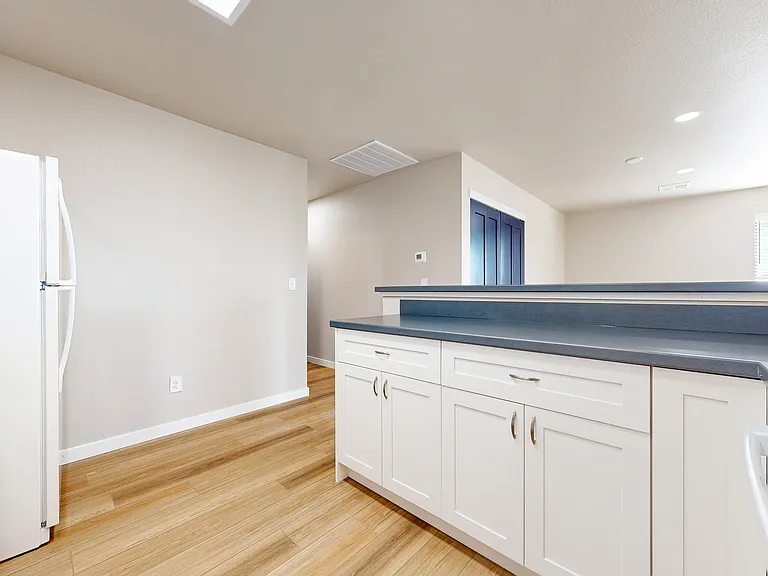 1027 Eagle Dr — Photo 8