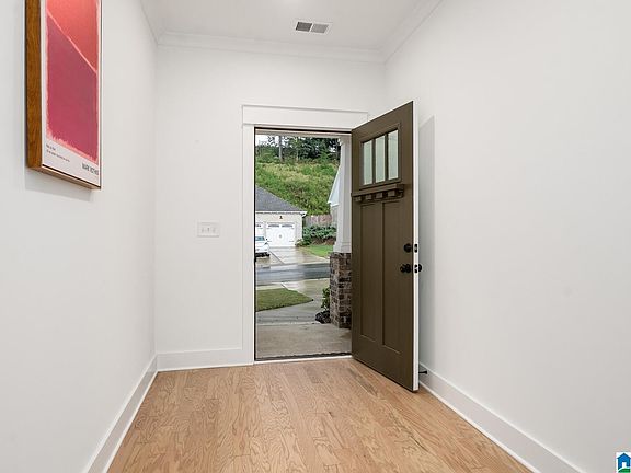 5th image of 3978 Sydney Dr
