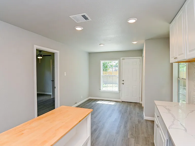 4714 Nichols St — Photo 13