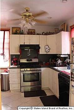 2nd image of 176 Olympia Blvd