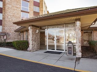 1101 S Hunt Club Dr APT 403, Mount Prospect, IL