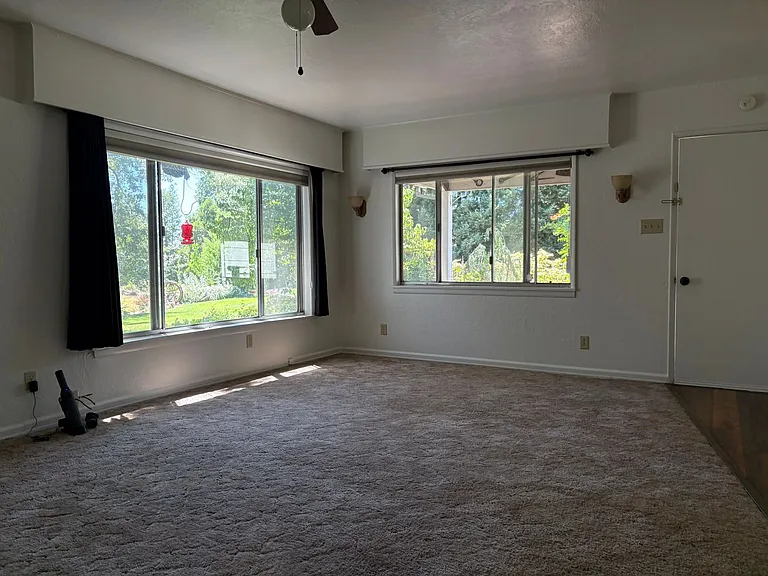 5703 Chapel Dr — Photo 5