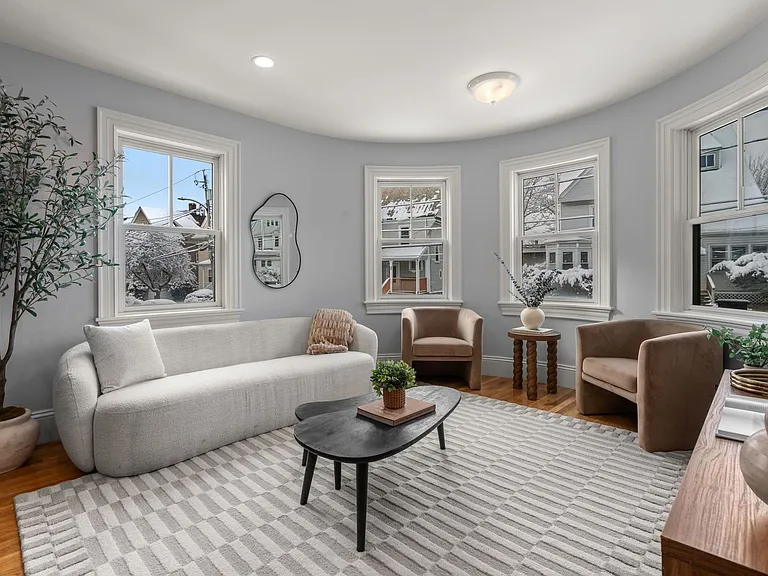 80 Linden St #1 — Photo 3