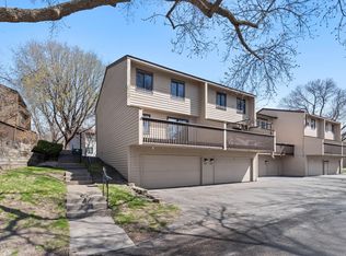 281 W Eagle Lake Dr, Maple Grove, MN 55369