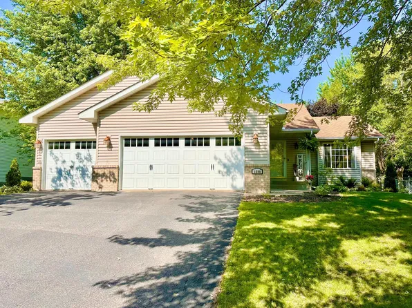 1590 Fountain Ln, Waconia, MN 55387