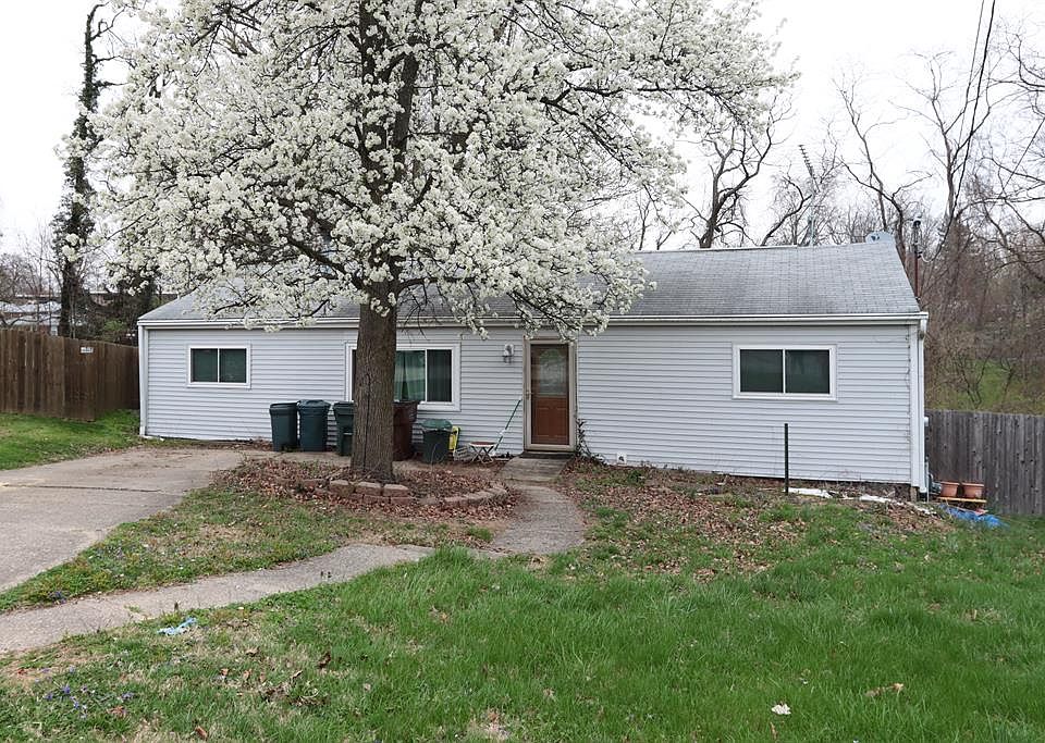 1st image of 46 Vivian Dr