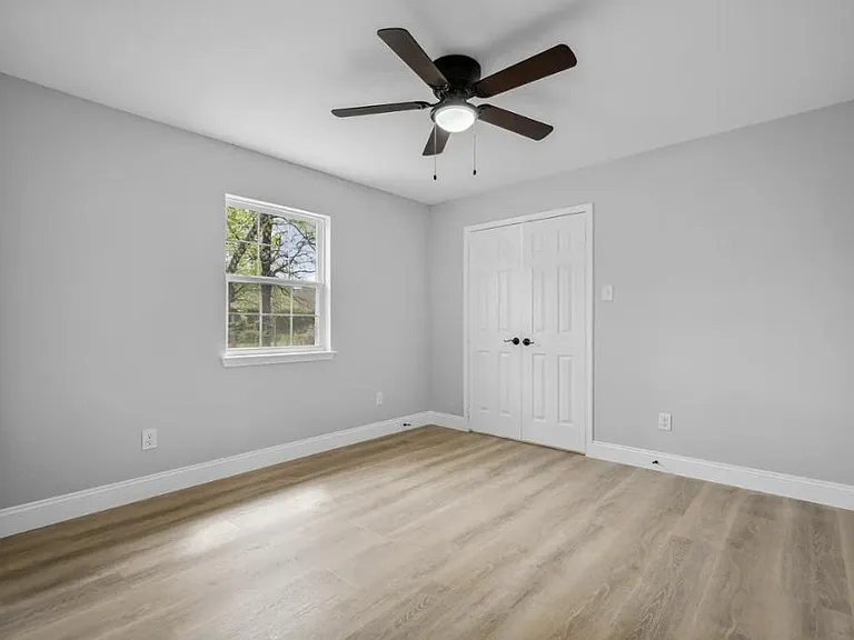 304 N Main St — Photo 19
