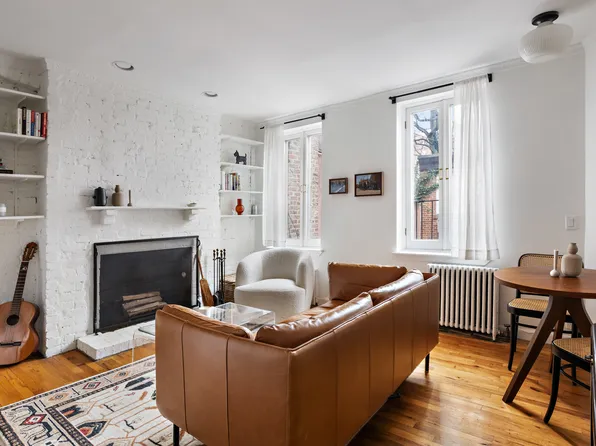 337 West 20th Street image 1 of 10