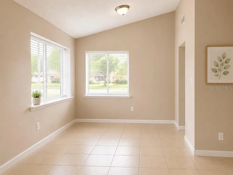 1152 Old South Dr — Photo 2