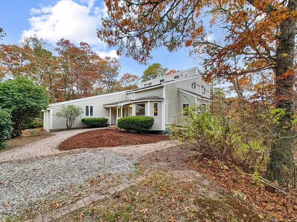 61 Bramblebush Dr, Barnstable, MA 02630