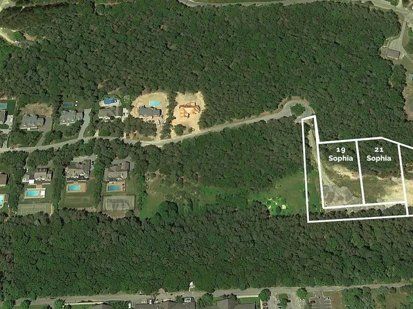 21 Sophia Ct, Westhampton, NY 11977