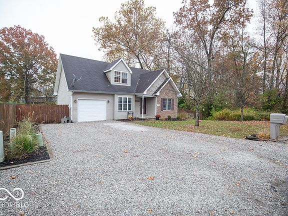 2nd image of 310 Tiffany Ln