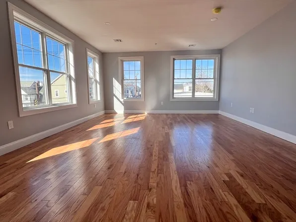 585 Washington St #301, Quincy, MA 02169