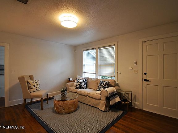 4th image of 3873 Herschel St