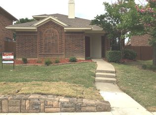 1501 Golden Gate Dr, Carrollton, TX 75007