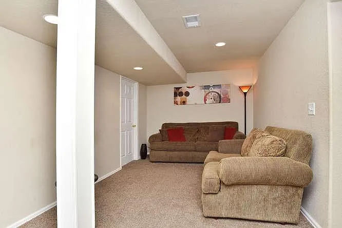 1550 Haymarket St — Photo 13