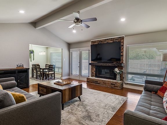 2nd image of 106 Creekside Ln