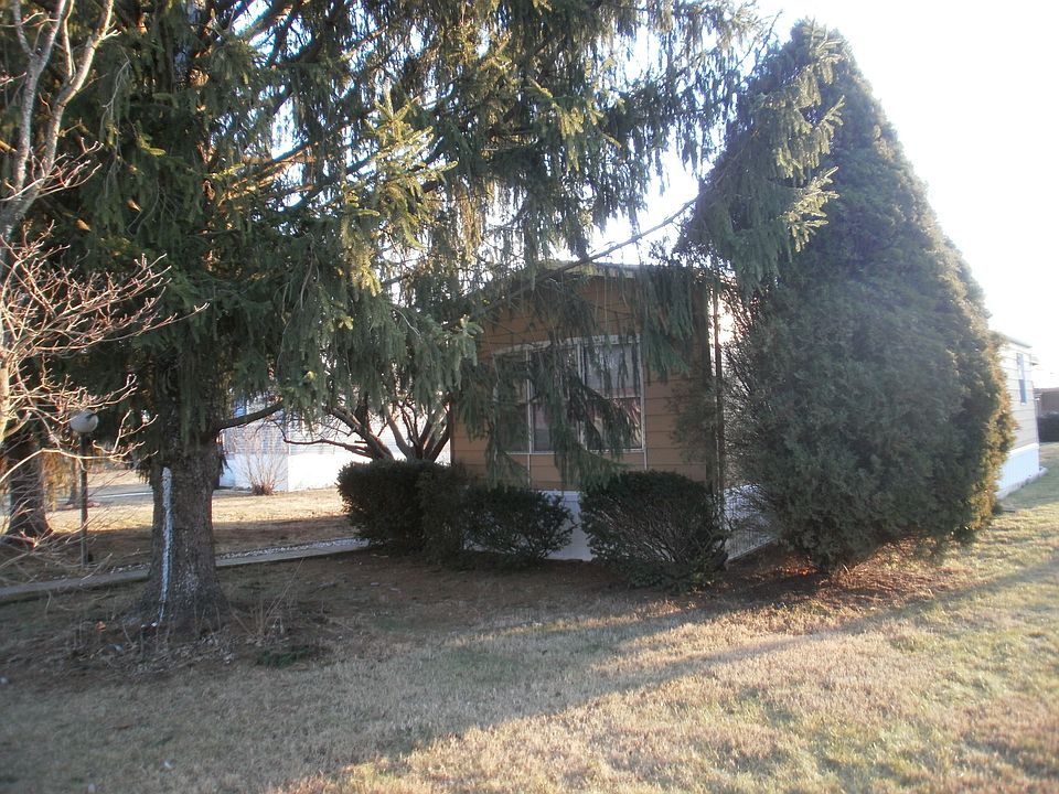 2nd image of 124 Woods Dr Lot 11A