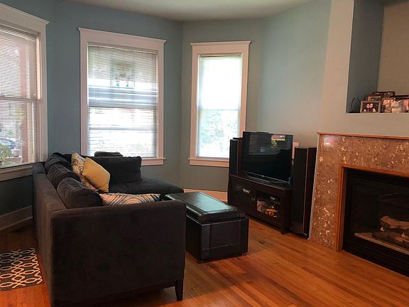3rd image of 4216 N Bell Ave