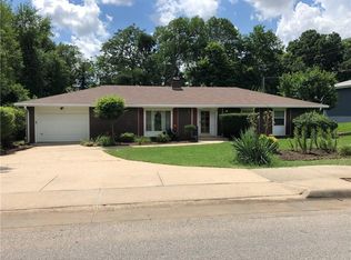 2199 N Winwood Dr, Fayetteville, AR 72703