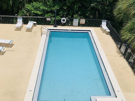 2nd image of 2539 S Bayshore Dr #320