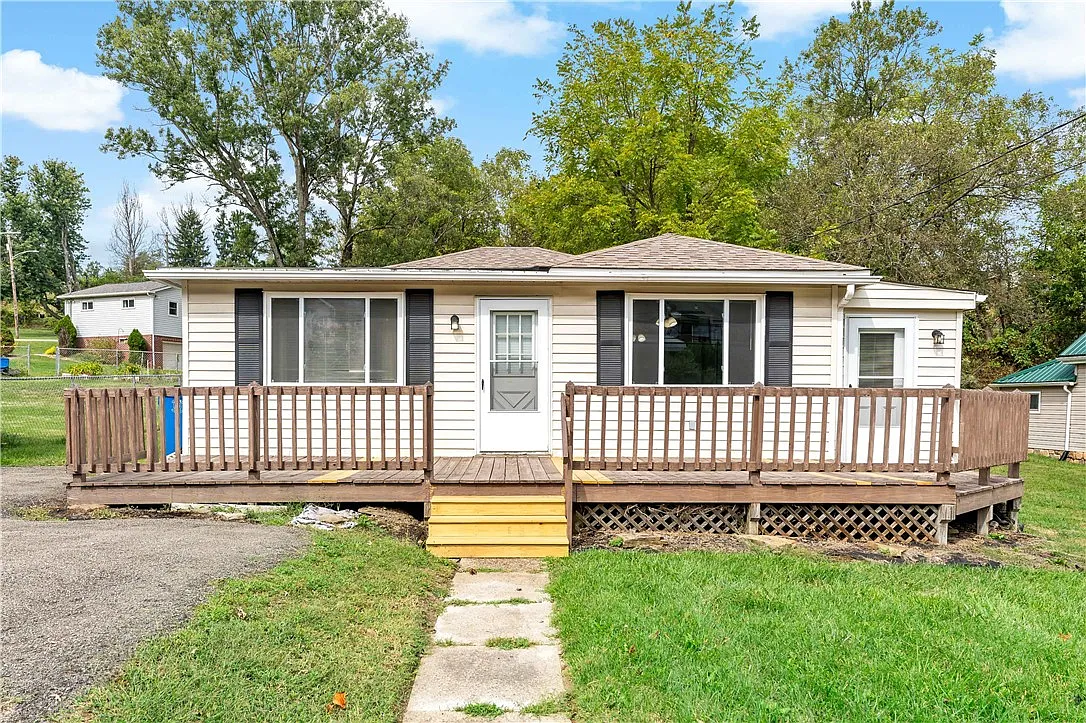 255 Broadlawn Dr photo 1