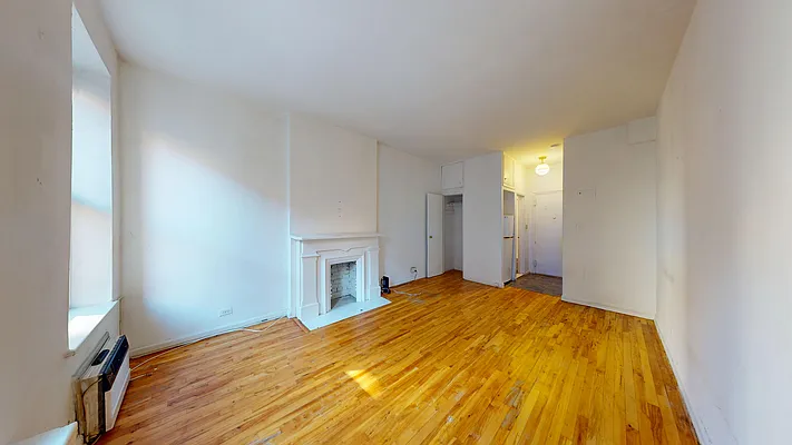 Rented by Bond New York | media 2