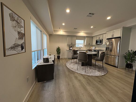3rd image of 14248 Roscoe Blvd #14248