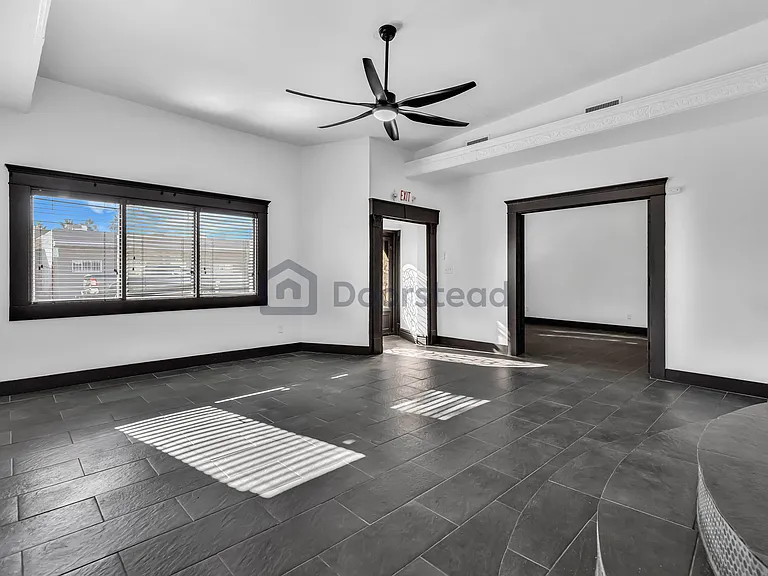1803 E Yandell Dr — Photo 11