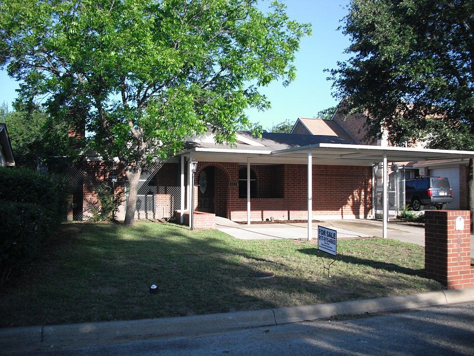 1st image of 617 Comal Ave