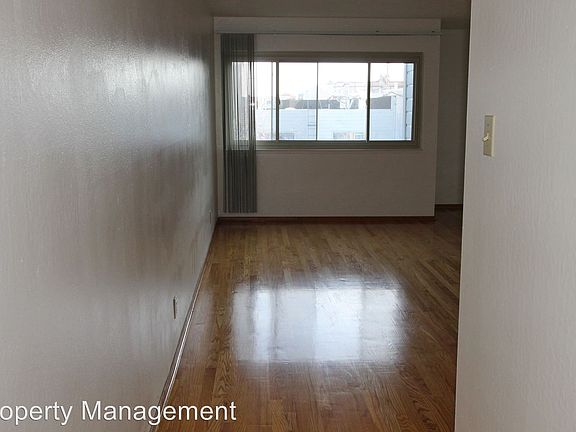 3rd image of 474 27th Ave APT 7
