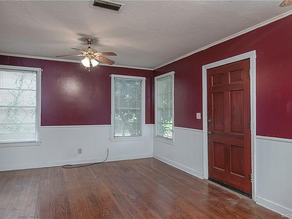 5th image of 4021 Curtis Ln