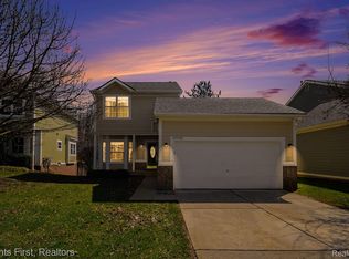 41450 Cornell Dr, Novi, MI 48377