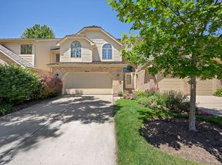 8514 Thistlewood Ct, Darien, IL 60561
