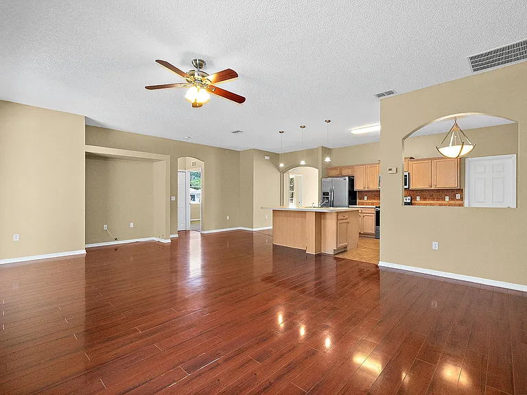 37 Pine Grove Dr — Photo 11