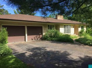 1800 Lakeview Dr, Duluth, MN 55803