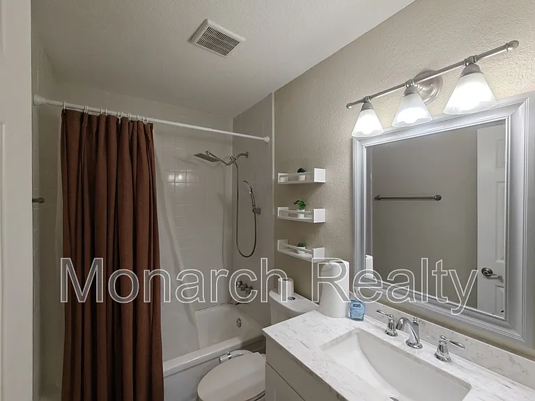1810 NW 23rd Blvd #165 — Photo 28