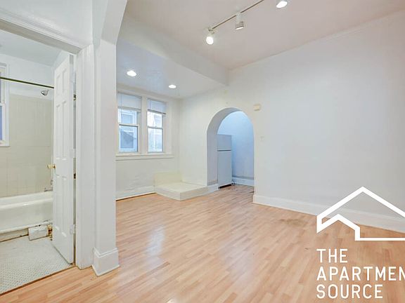 5th image of 6818 N Wayne Ave APT 1